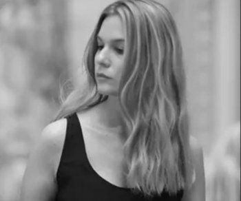 شاهد .. بالصور- ملكة الجمال اللبنانية جوليا سيرياني.. هكذا أصبحت بعد 27 عاماً على مشاركتها في المسابقات العالمية