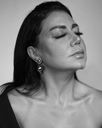 شاهد .. بالصور- إطلالة مميزة تحبس الأنفاس لـ رانيا يوسف