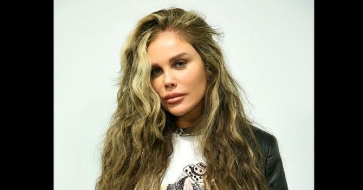 شاهد .. بالصورة- بلحظات من كليب أغنيتها الجديدة.. نيكول سابا تحمس الجمهور من كواليس "Feeling Cool"