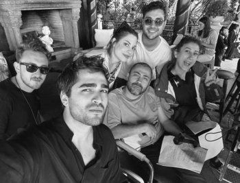 شاهد .. شكوك حول ميول مارت رمضان ديمير الجنسية.. وموقف محرج لـ عفراء ساراتش أوغلي