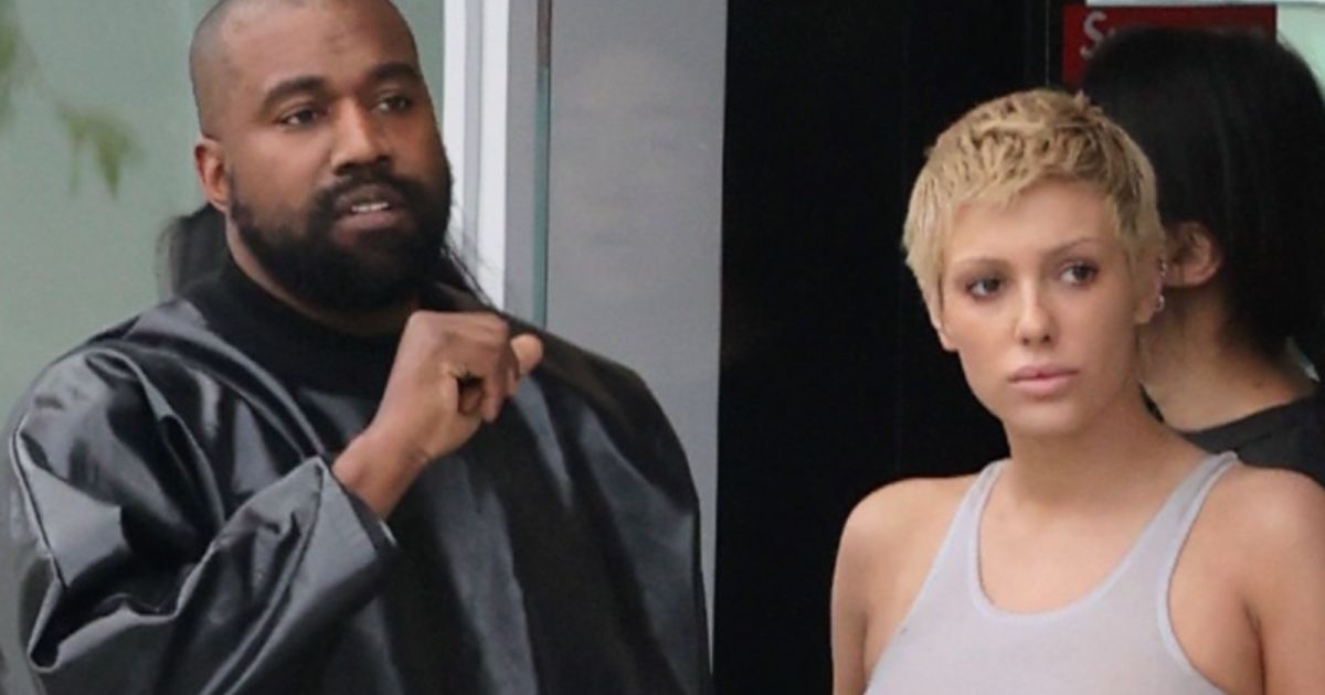 شاهد .. زوجة كانيي ويست بالسروال الشفاف فقط.. وهكذا كررت إطلالة كيم كارداشيان