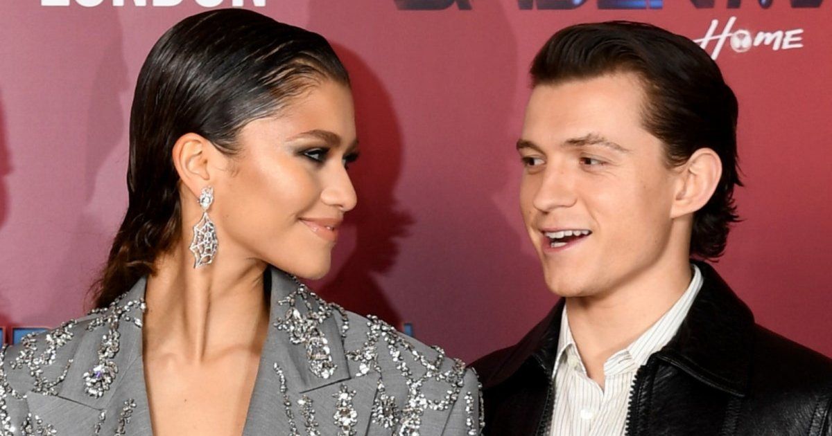 شاهد .. توم هولاند يعلن عن الدروس التي يعطيها لحبيبته زيندايا