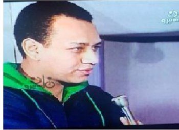 شاهد .. صورة لعصام كاريكا من دون "العمامة".. وهذا سبب إرتدائه له