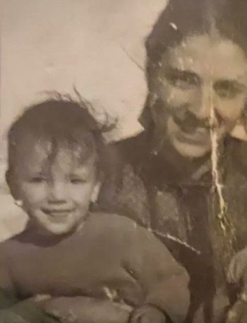 شاهد .. صورة نادرة من طفولة أصالة تحدث ضجة واسعة.. هكذا بدت