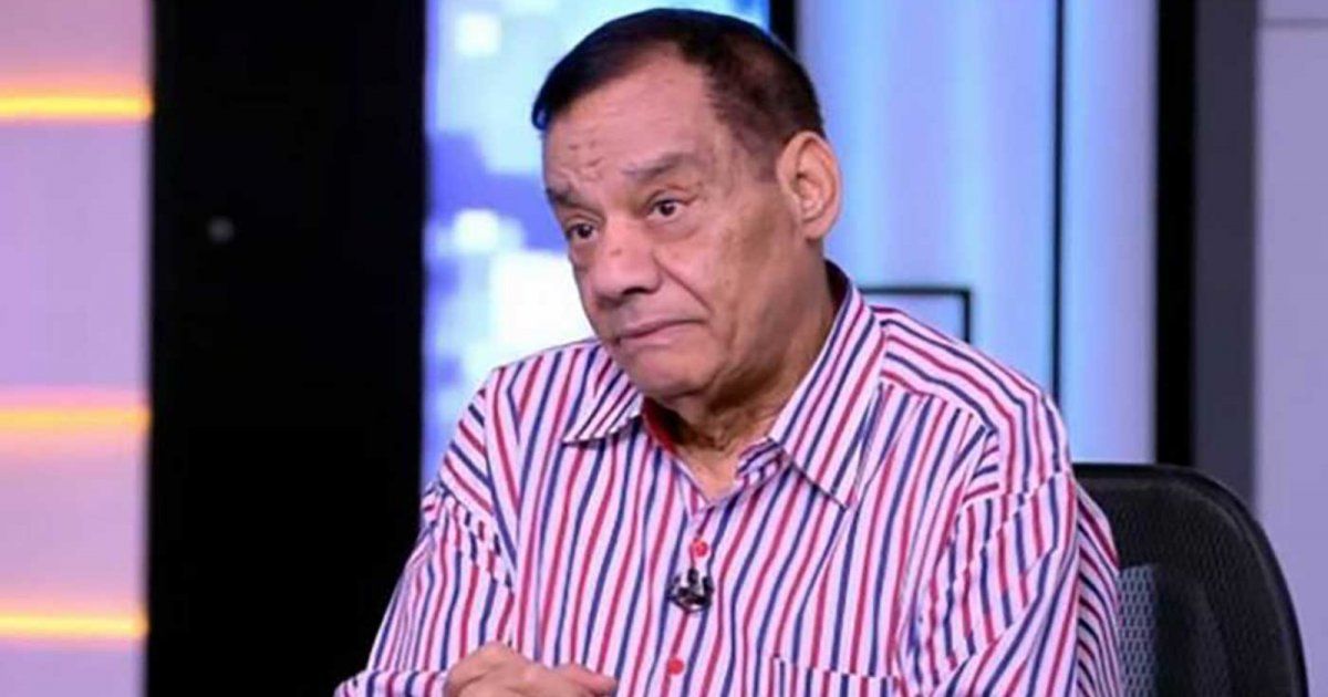 شاهد .. حلمي بكر يعقد قرانه من جديد على طليقته وبتشجيع من إبنتهما الصغيرة