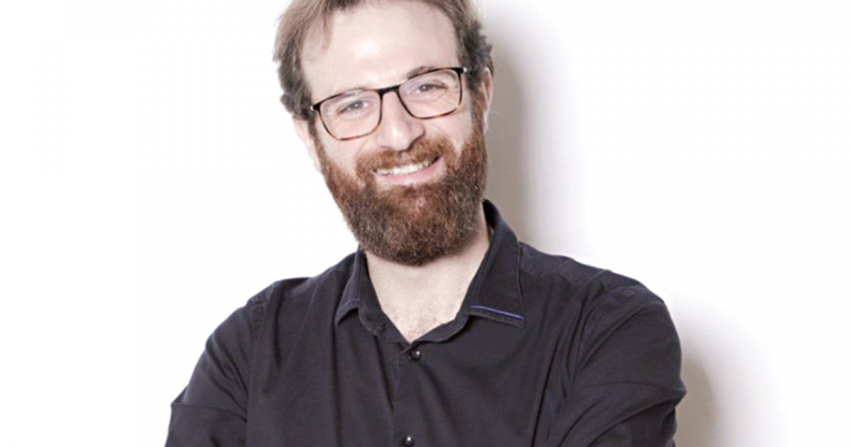 شاهد .. خاص وبالفيديو - فؤاد يمين: " تقديم البرامج لا يُعطيني متعة " .. ويُضيف: " صفحة وطويناها "