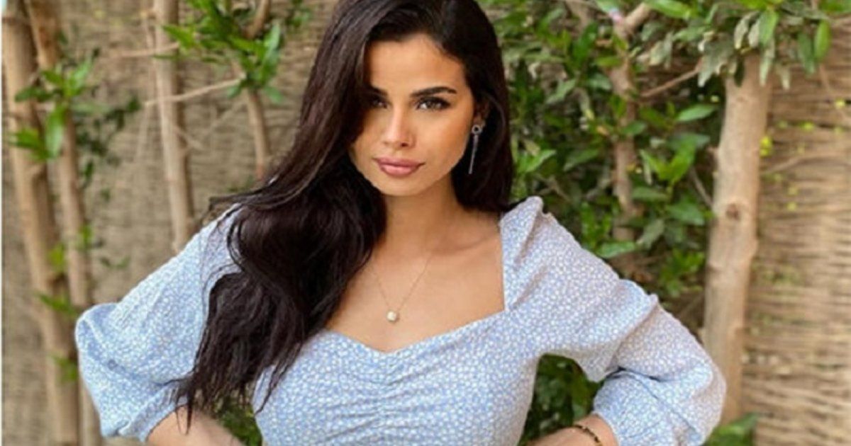 شاهد .. بالفيديو- أحدث إطلالة لـ منى عرفة تحبس أنفاس