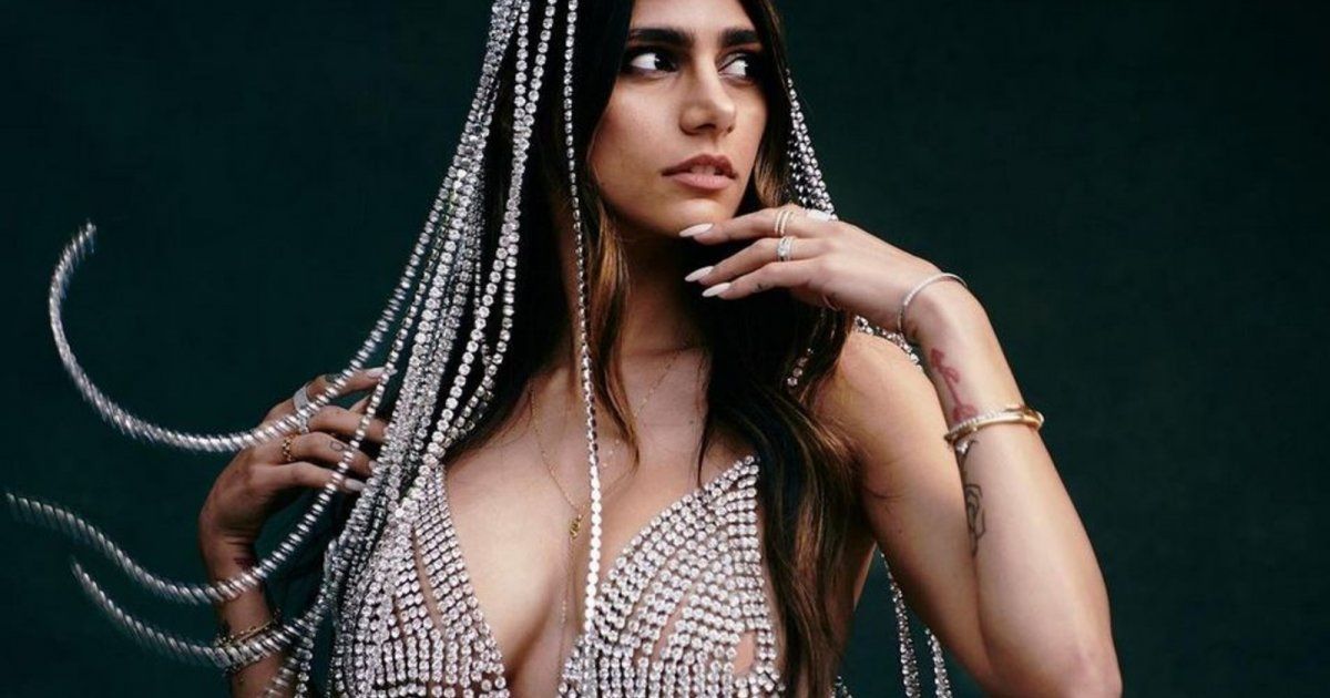 شاهد .. ميا خليفة تغني لـ عاصي الحلاني ووائل كفوري.. وفيديو يحصد آلاف الإعجابات