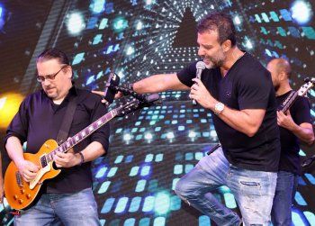 شاهد .. جو أشقر ينثر الفرح بحفله ضمن فعاليات "الجميزة حبيبة قلبي"-بالصور