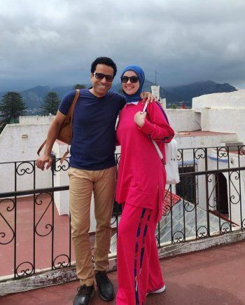 شاهد .. بالصور- سامح حسين يستمتع بوقته مع زوجته في المغرب.. والجمهور المغربي يعلق