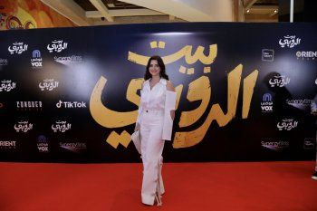 شاهد .. بالصور- هكذا تروّج نور اللبنانية لفيلمها "بيت الروبي"