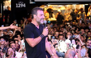 شاهد .. جو أشقر ينثر الفرح بحفله ضمن فعاليات "الجميزة حبيبة قلبي"-بالصور