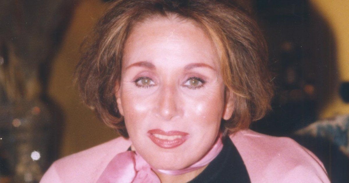 شاهد .. بالصورة-لبنى عبد العزيز تعود لتقديم برنامجها الإذاعي بعد ثلاث سنوات من الغياب