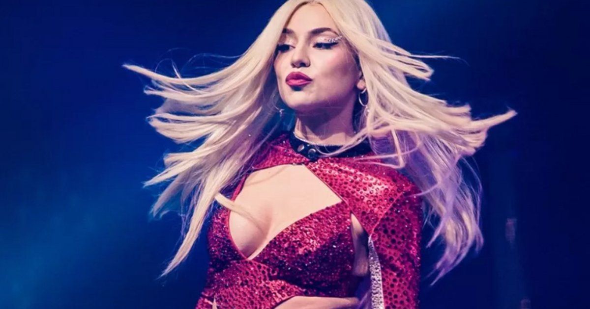 شاهد .. بالفيديو - بعد حادثة بيبي ريكسا... آفا ماكس تتعرض للضرب من قبل معجبيها