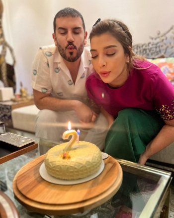 شاهد .. أصالة وفائق حسن يحتفلان بعيد زواجهما الثاني بهذه الطريقة