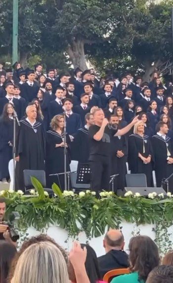 شاهد .. نقولا الأسطا يحيي حفل تخرج طلاب مدرسة سيدة اللويزة ويحملهم هذه الرسالة