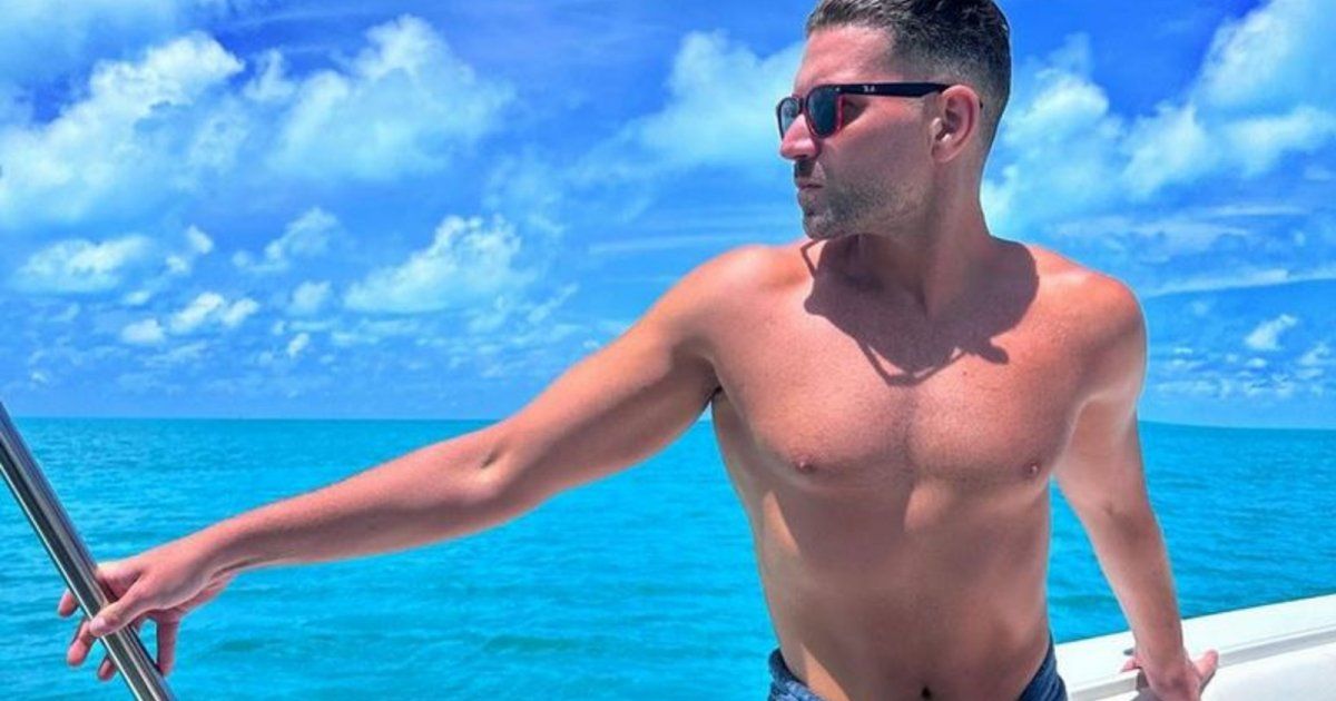 شاهد .. حفيد عمر الشريف يحتفل كونه مسلم عربي ومثلي الجنس برقصة - بالفيديو