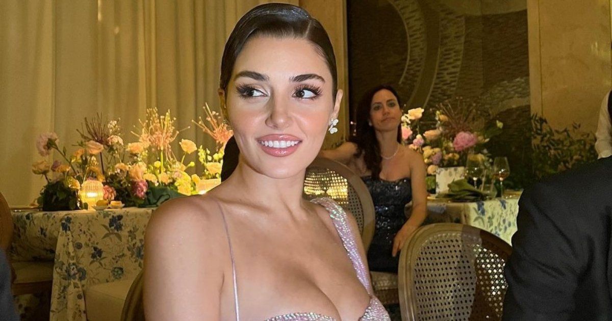 شاهد .. هاندا أرتشيل بفستان جريء في زفاف إيدا إيجي وأين وضع حبيبها يده؟ - بالصور