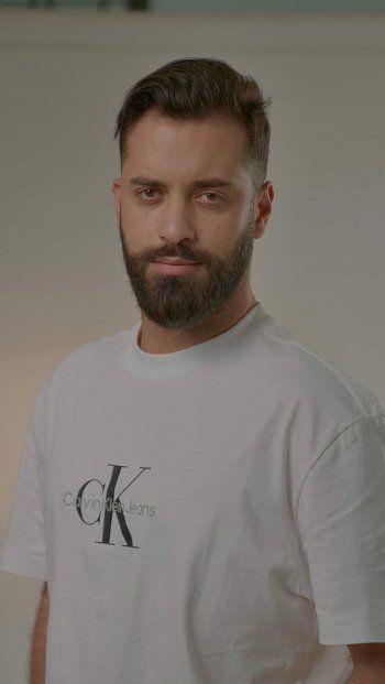 شاهد .. بعد انقطاع 7 سنوات.. نجم ستار أكاديمي يعود إلى الساحة الفنية ويطلق هذه الأغنية!