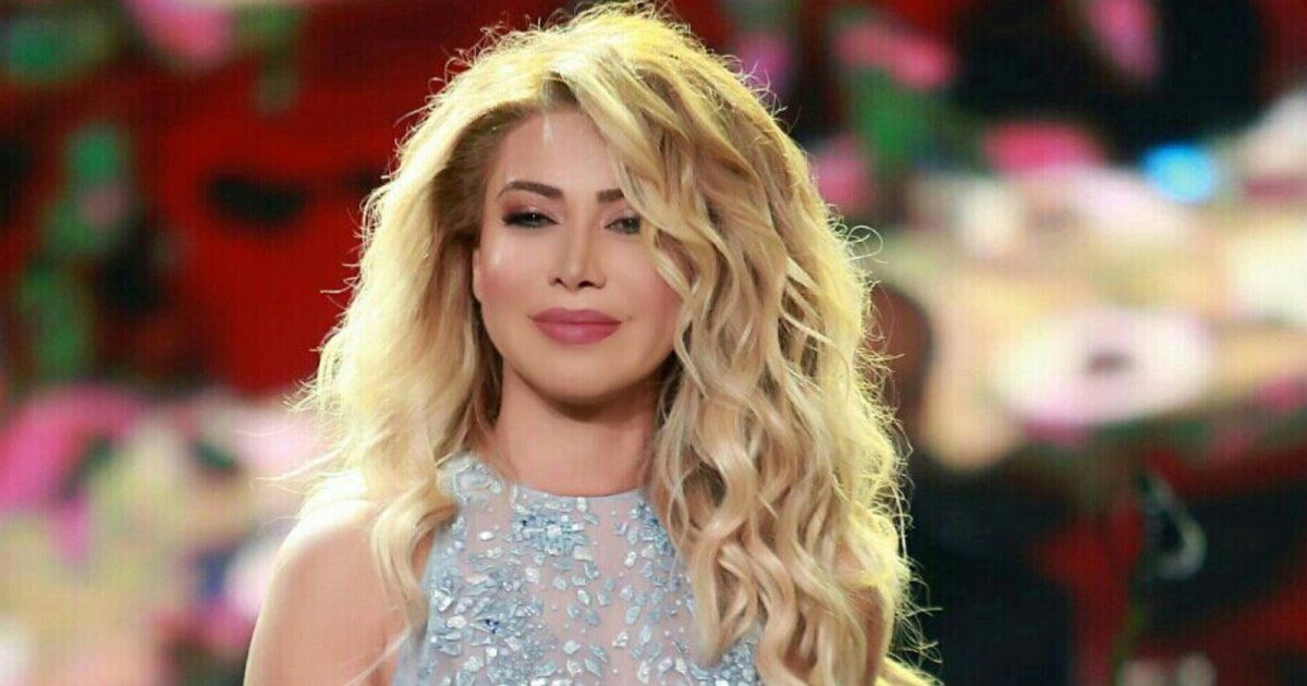 شاهد .. بالفيديو- نوال الزغبي تغني أغنيتها المفضلة من المطار