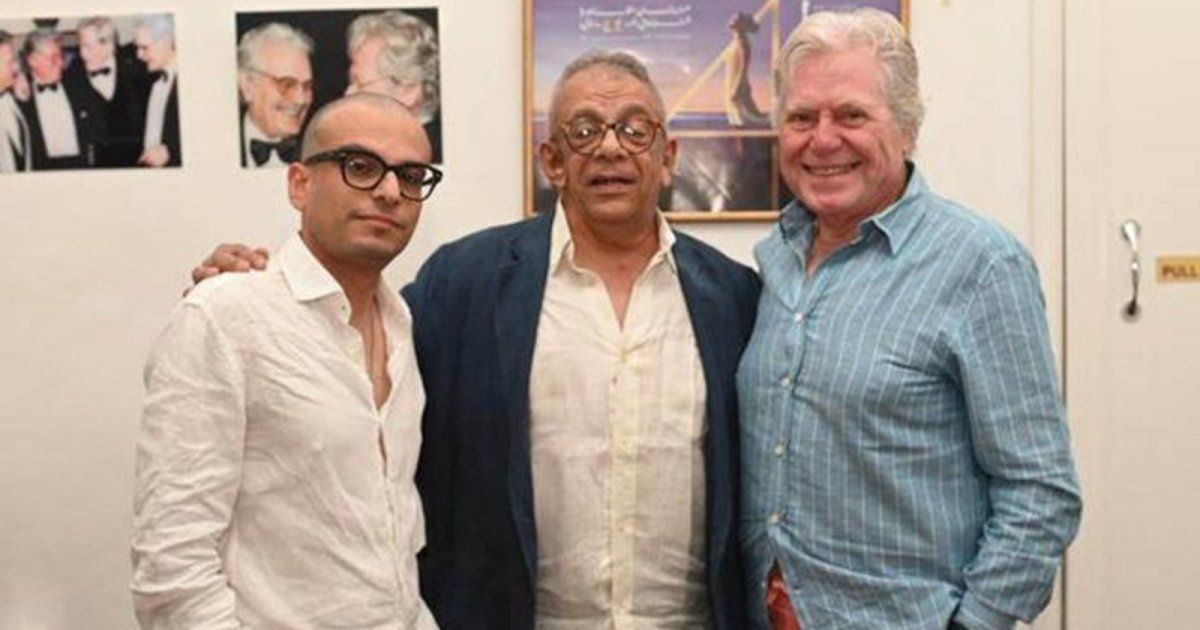 شاهد .. في دورته الـ 45... مهرجان القاهرة السينمائي الدولي يمنح يسري نصر الله جائزة الهرم الذهبي