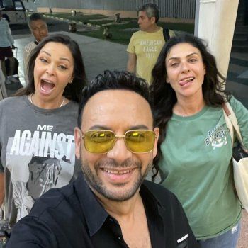 شاهد .. مصطفى قمر يطمئن الجمهور على عينه المُصابة ولكن هناك مشكلة جديدة!