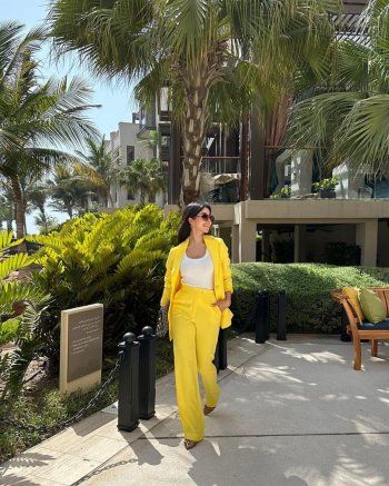 شاهد .. بالصور- أسيل عمران تتألق بإطلالة صيفية مميزة