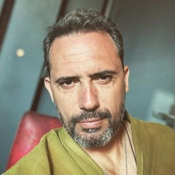 شاهد .. بالصورة - ظافر العابدين يشوّق متابعيه في نيولوك.. هل من عمل جديد؟