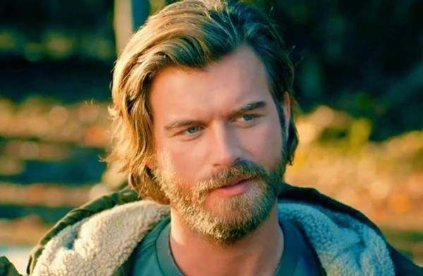 شاهد .. أول ظهور لإبن كيفانش تاتليتوغ... نسخة عن والده - بالصورة