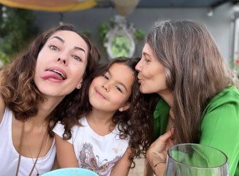 شاهد .. باربرا موري "روبي" تطل مع والدتها وابنتها-بالصورة