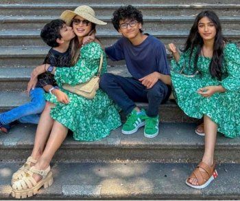 شاهد .. بالصورة - نهى نبيل تنسق إطلالتها مع إبنتها في مشهد يخطف القلوب