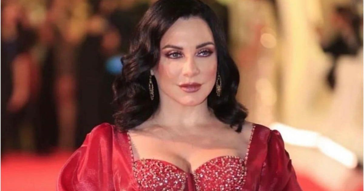 شاهد .. بالصور - سلاف فواخرجي: "نحنا مهمتنا نحبك وندعمك لآخر الكون … وبس"