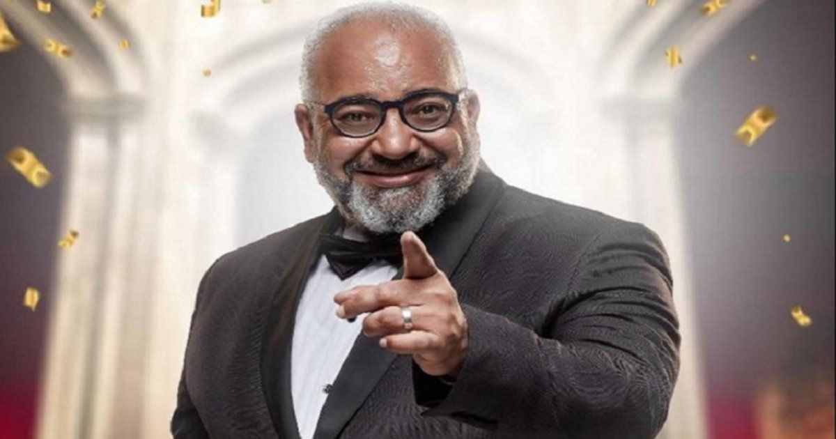 شاهد .. بيومي فؤاد يسافر للخارج لتلقي العلاج بسبب مشكلة صحية