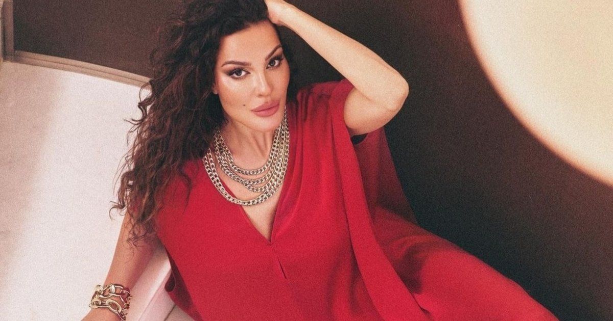 شاهد .. بالصورة- إطلالة أنيقة لـ نادين نسيب نجيم