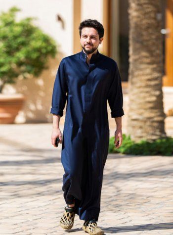 شاهد .. بالصورة - الملكة رانيا تعايد الأمير الحسين بهذه الكلمات