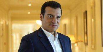 شاهد .. خمنوا من هذا الطفل الذي أصبح فناناً كبيراً ..هل عرفتموه؟