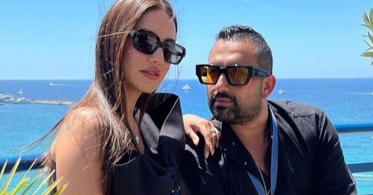 شاهد .. بالصور- درة التونسية تتألق مع زوجها هاني سعد من سيارة الرولز رويسش