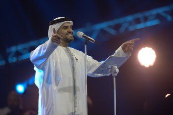 شاهد .. حضور تخطى الـ 14 ألف.. حسين الجسمي يحيي حفلاً ضخماً في دبي