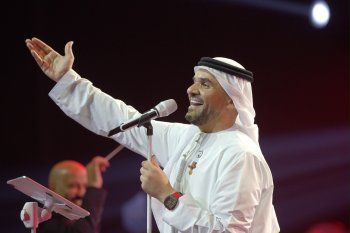 شاهد .. حضور تخطى الـ 14 ألف.. حسين الجسمي يحيي حفلاً ضخماً في دبي