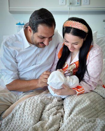 شاهد .. ديانا كرزون تنشر أول صورة مع ابنها "راشد"