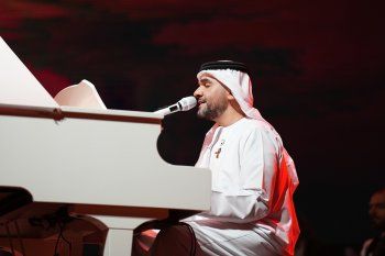 شاهد .. حضور تخطى الـ 14 ألف.. حسين الجسمي يحيي حفلاً ضخماً في دبي