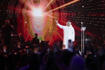 شاهد .. حضور تخطى الـ 14 ألف.. حسين الجسمي يحيي حفلاً ضخماً في دبي