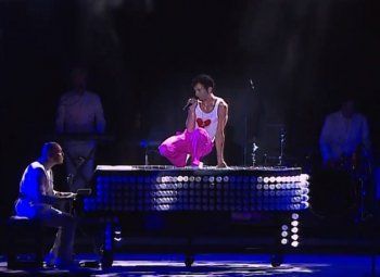 شاهد .. بالصور - شبه قوي بين أنطوني أدونيس وميكا... إليكم التفاصيل