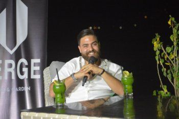 شاهد .. سعد حمدان: "هذا ما يفعله الممثل الذي يحترم جمهوره وتاريخه".. حسين فنيش: "أفضل هذه الأدوار"