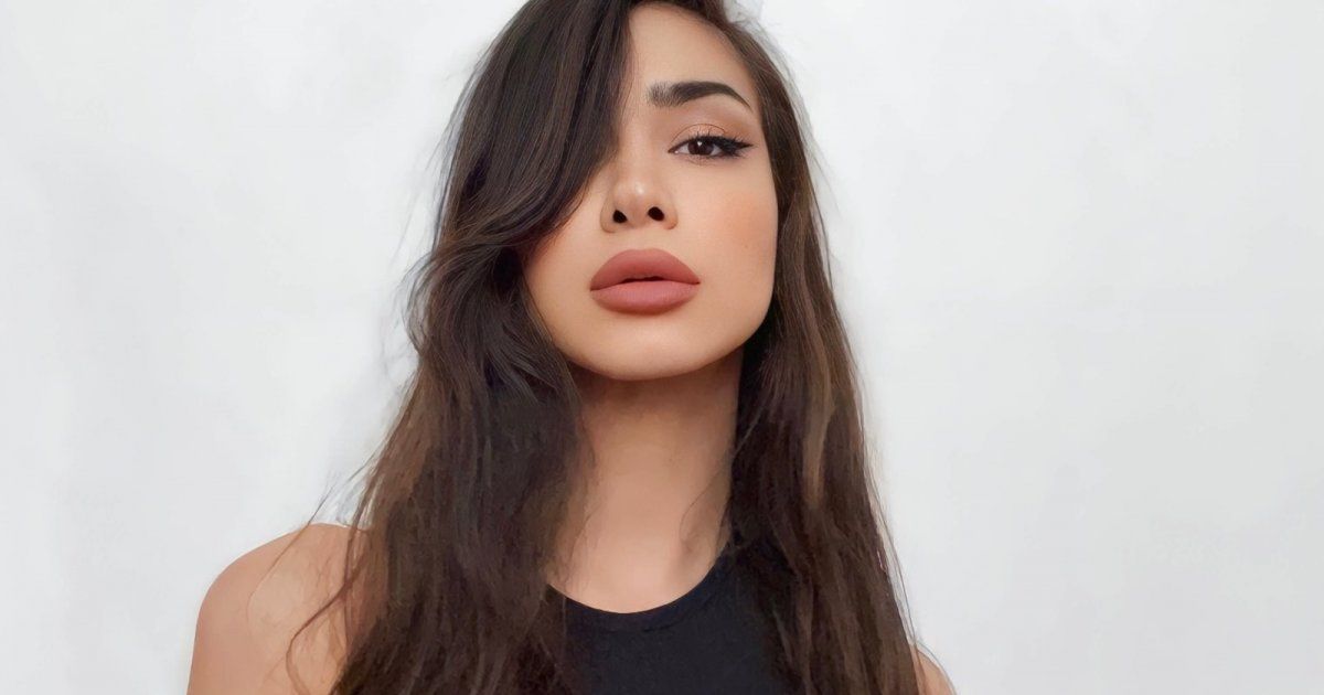 شاهد .. إطلالة رائعة لـ تيا ديب.. وأسلوبها بتسيق ملابسها حديث الجمهور