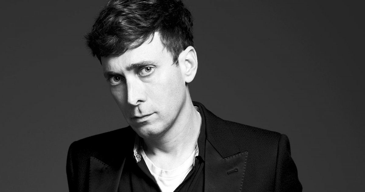 شاهد .. دار الأزياء الفرنسية تلغي عرضها السنوي "Celine" وسبب؟