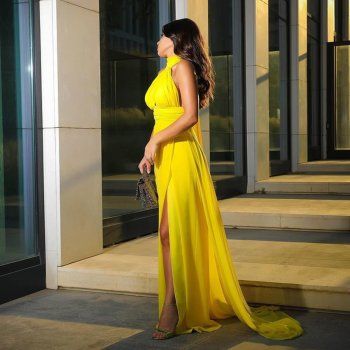 شاهد .. باللون الأصفر.. ليال الإختيار تتألق بإطلالة تحبس الأنفاس - بالصور