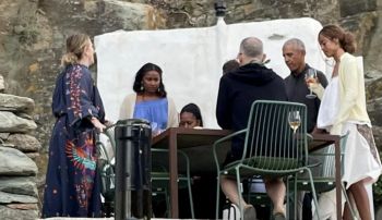 شاهد .. بالصور- لقاء جديد يجمع توم هانكس بباراك أوباما