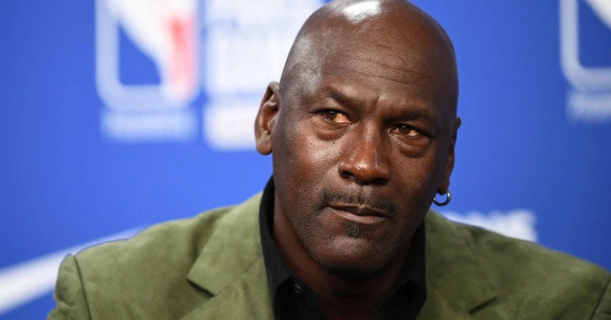 شاهد .. إليكم موقف مايكل جوردان من مواعدة إبنه إمرأة تكبره بـ15 عاماً