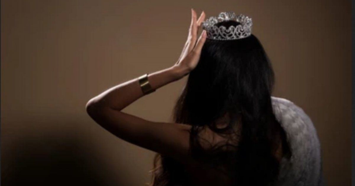 شاهد .. وصيفة ملكة جمال لبنان أصبحت أميرة سعودية بعد زواجها من ابن العاهل السعودي.. وصور نادرة لابنتهما